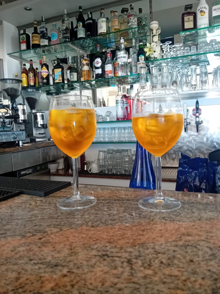 Spiaggia con ristorante sul mare a Rimini